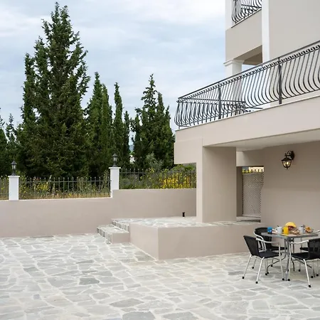 Irene Luxury Apartments דירה Metaxáta